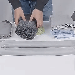 Resekudde med förvaring i Soft Velvet