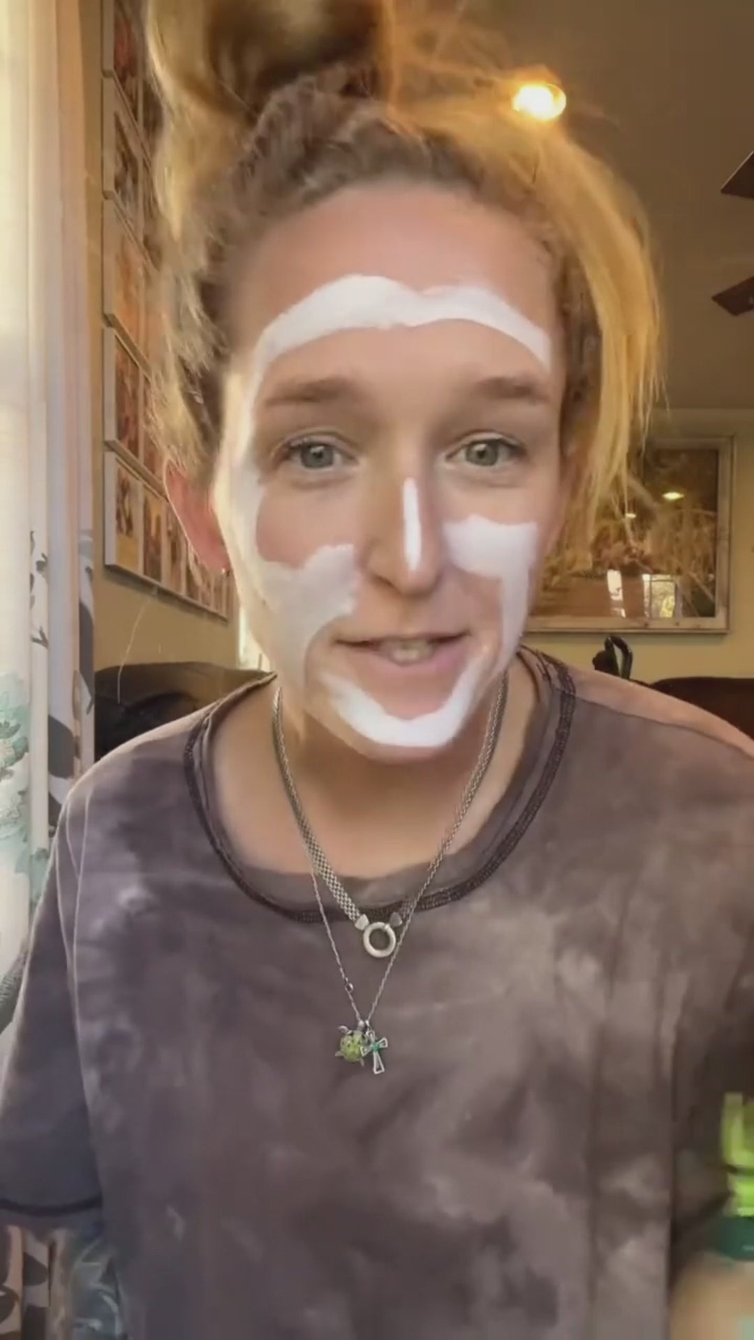 Färganpassande Foundation Stick – 2-i-1 med Borste | Naturlig & Lätt Finish